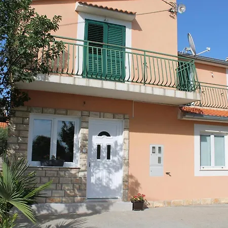 Rural Ante Apartment Drnis